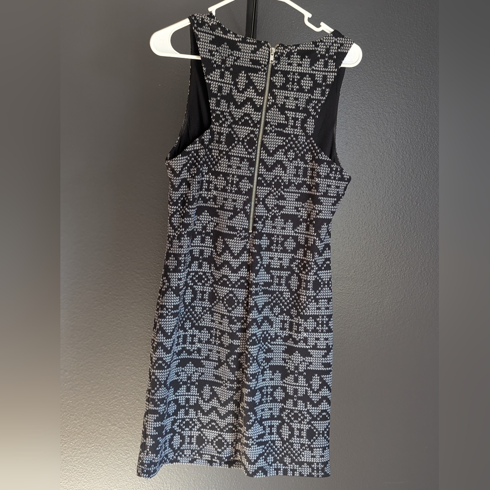 Trixxi Black and White Patterned Midi Dress - Picture 2 of 3